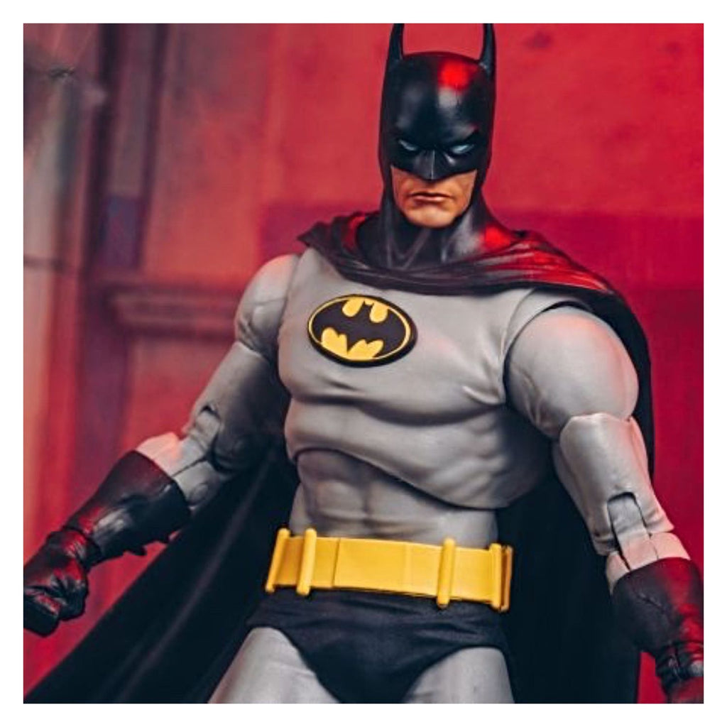 Figura Batman Knightfall DC Multiverse Black & Grey