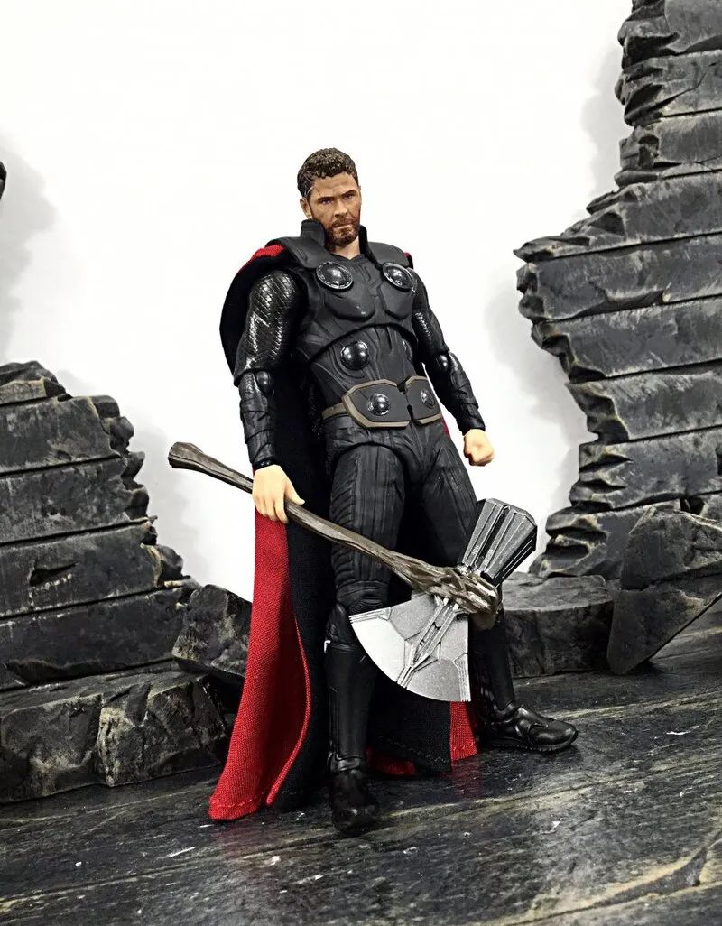 Figura Marvel Avengers Infinity Saga SH Figuarts Thor Bandai