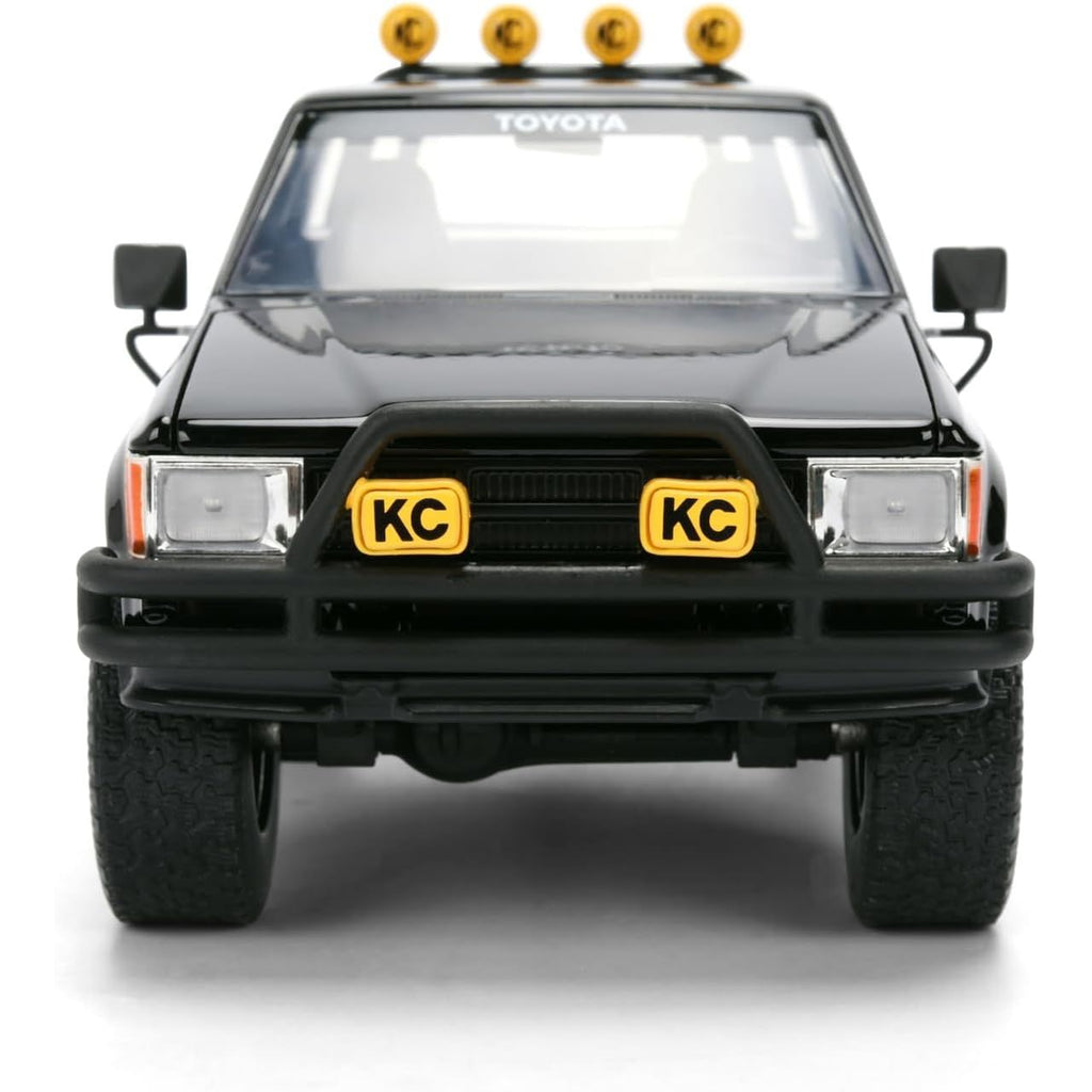 Auto Escala Volver al futuro 1985 Toyota SR5 Pickup con Patineta 1-24 Back To The Future